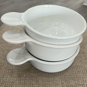 Corningware.  White. 550ml.  Used.  Set of 3.